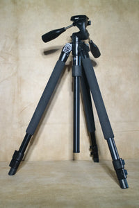 Outlet Discount: Bushnell Tripod with three-way pan head