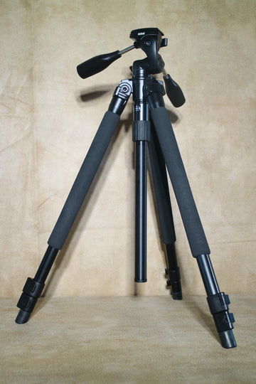 Outlet Discount: Bushnell Tripod with three-way pan head