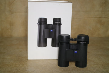 Outlet Discount: Zeiss Conquest HD 10x32 Binocular